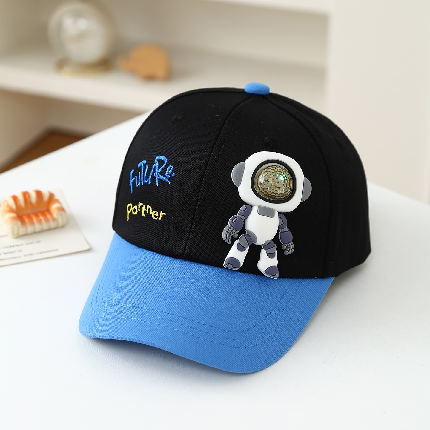 Zachte rubberen robotpop voor  - Embroidery Letter recensie en prijs