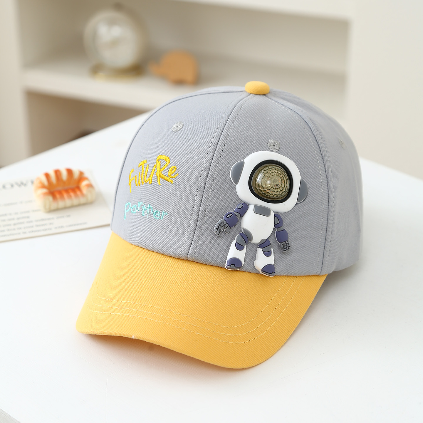 Zachte rubberen robotpop voor  - Embroidery Letter recensie en prijs